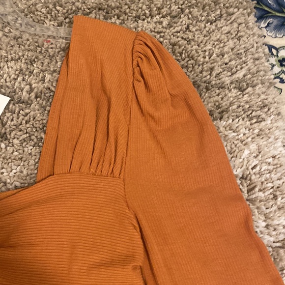 Skylar Rose Puff Shoulder Bodysuit Sz M, New with Tags - Picture 13 of 15